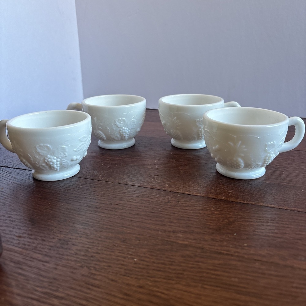 Set‎ Of 4 Vintage Westmoreland Fruits White Milk Glass Footed Punch Cups